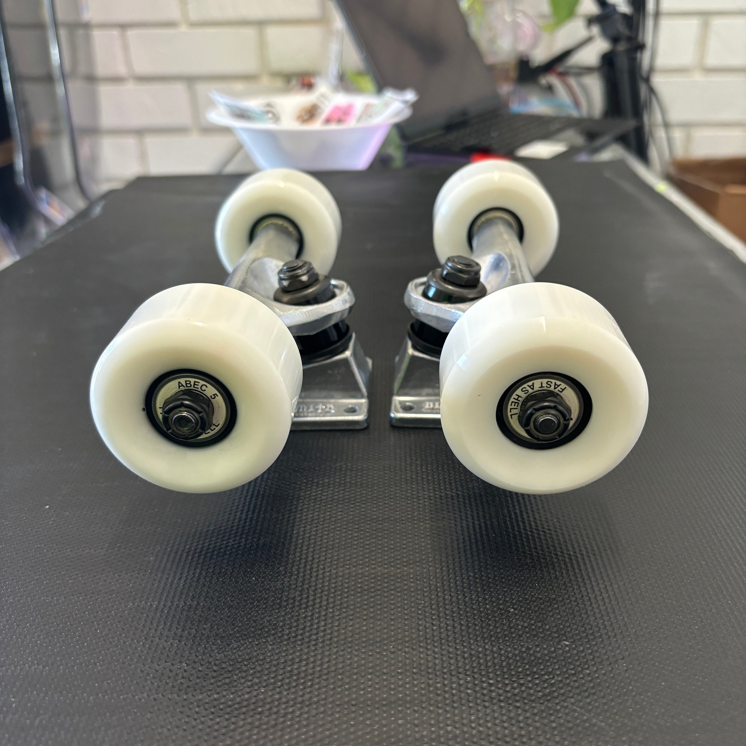White cruiser skateboard wheels
